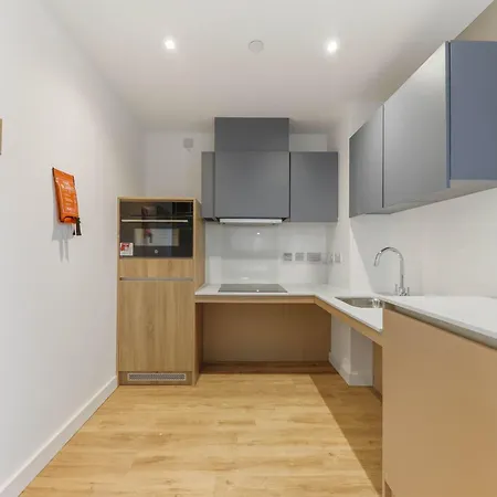 Accessible Student Only In Leeds * Elland