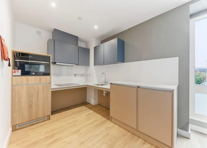 Accessible Student Only In Leeds Apartment